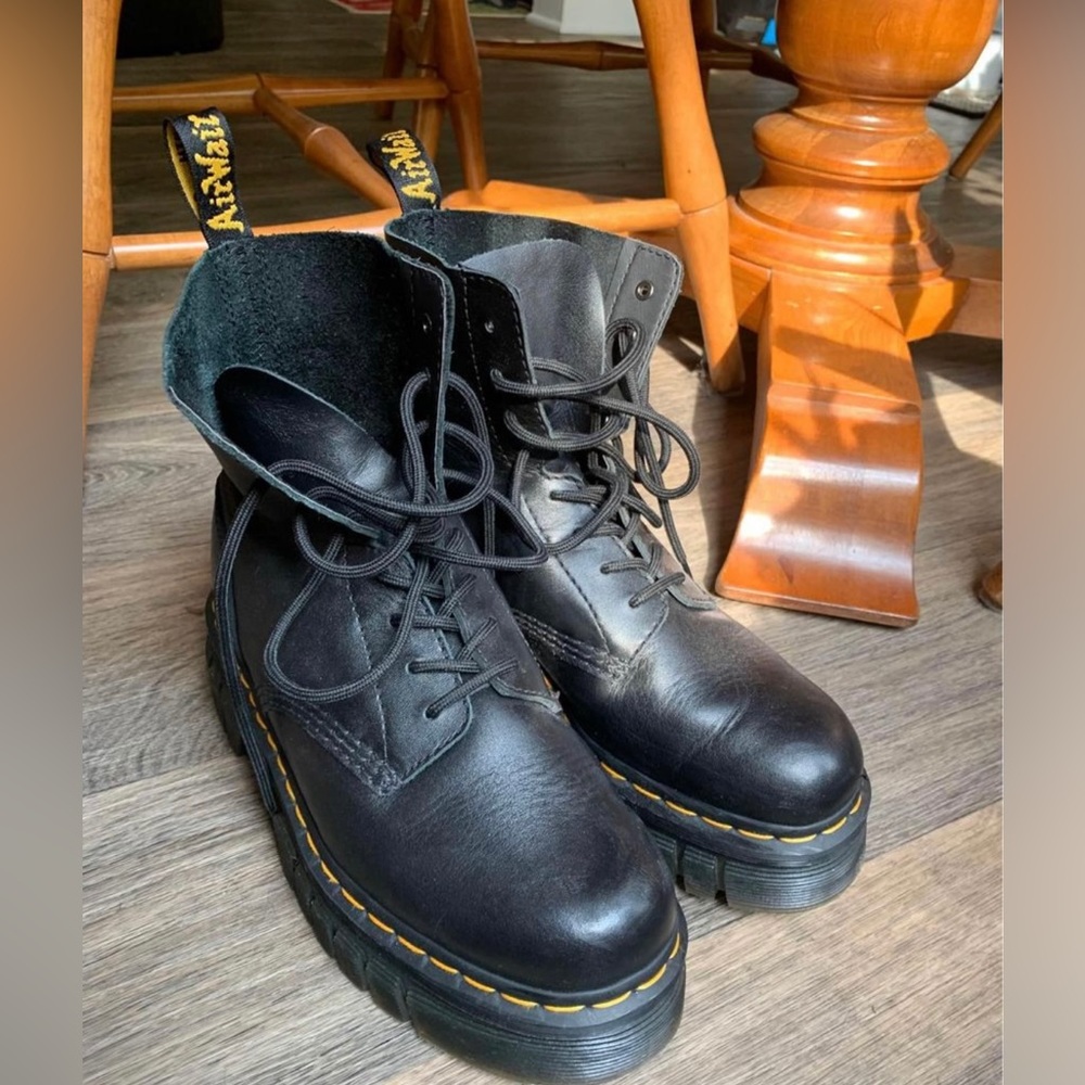 gently used platform docs ❤️ - Picture 2 of 4